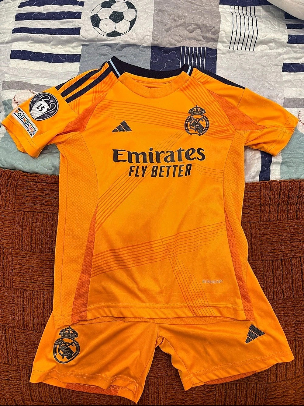 adidas Real Madrid Vini Jr. #7 jersey set Orange for kids
